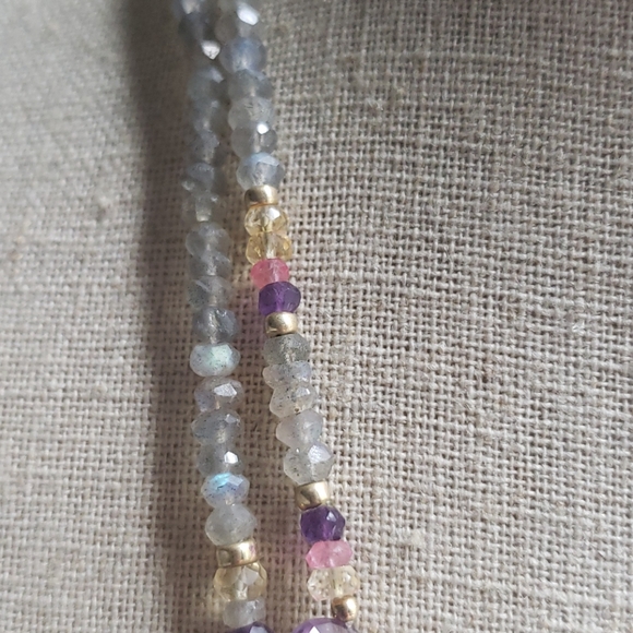 Labordrite and semi precious stone necklace - Picture 3 of 9